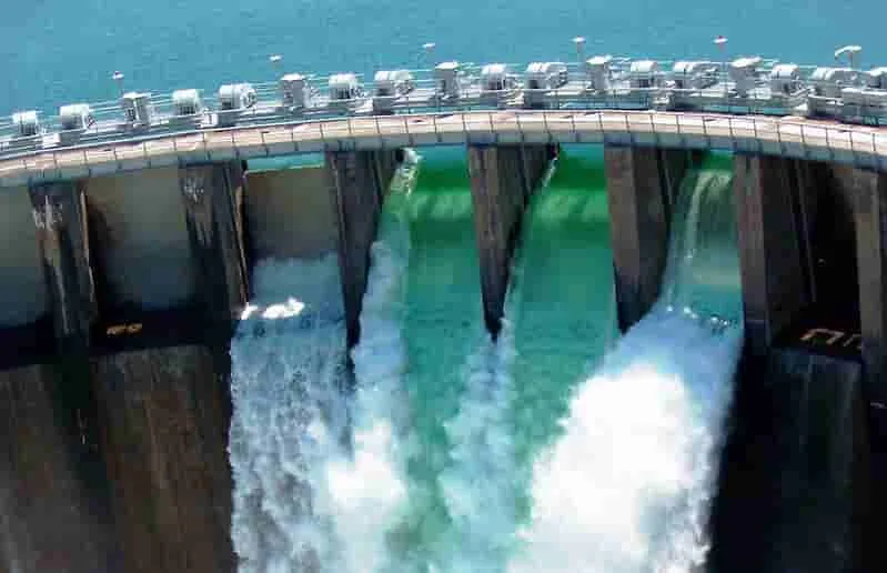 La revolución de la energía hidráulica y su contribución a las energías renovables.