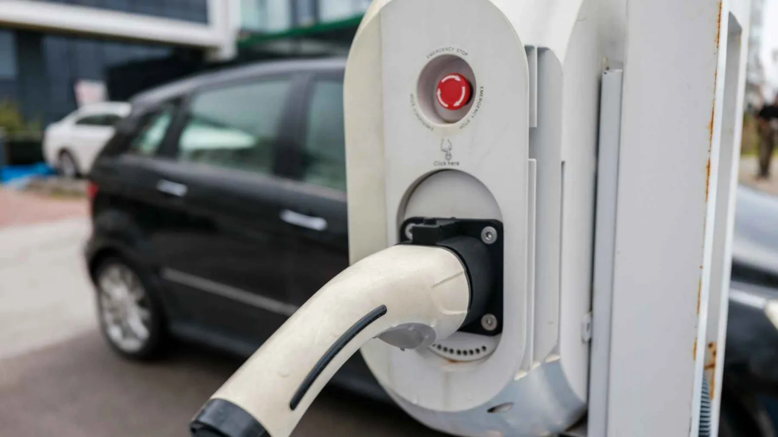 California invierte US$95,2 millones en infraestructura para vehículos eléctricos